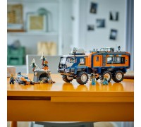LEGO City Ciężarówka z laboratorium arktycznej odkrywczyni (60471)